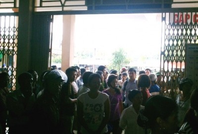 Be-10-thang-tuoi-chet-lanh-dao-BV-ban-di-khai-giang-0