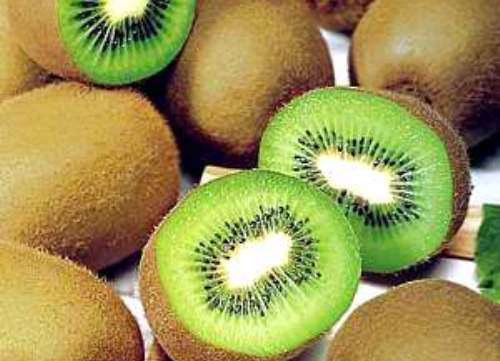 Bi-quyet-lam-trang-da-toan-than-bang-trai-Kiwi-va-chanh1