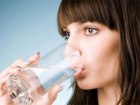 Cách chăm sóc da nhờn bị mụn cám đơn giản