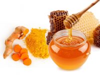 Cách trị mụn hiệu quả nhất ở tuổi dậy thì bằng nghệ và mật ong