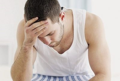 dau-hieu-ung-thu-tinh-hoan-canh-may-rau-hay-lo-di