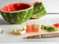 Điểm danh 3 loại vỏ trái cây trị mụn trứng cá siêu cấp tốc