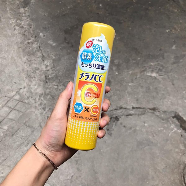 sua-rua-mat-melano-cc-foamingwash4