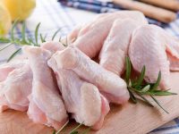 Những điều nên kiêng khi cho con ăn tôm, thịt gà